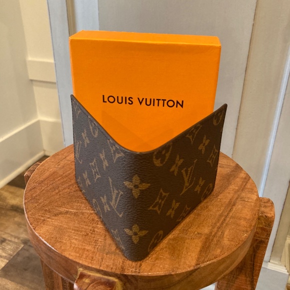Louis vuitton mens wallet - Picture 4 of 6